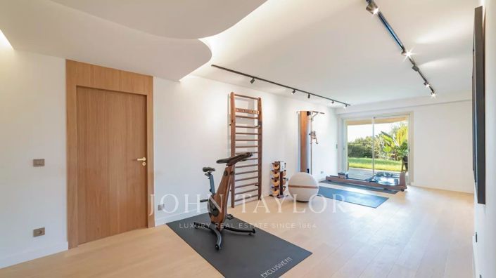 Image No.15-4 Bed Apartment for sale