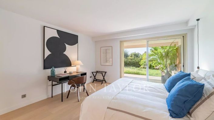 Image No.18-4 Bed Apartment for sale