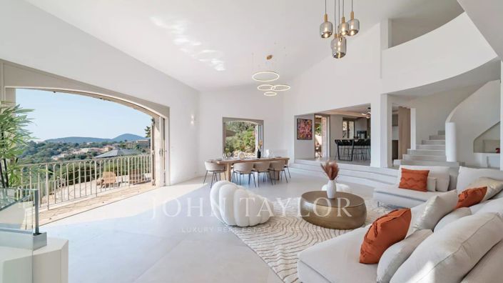 Image No.6-5 Bed House for sale