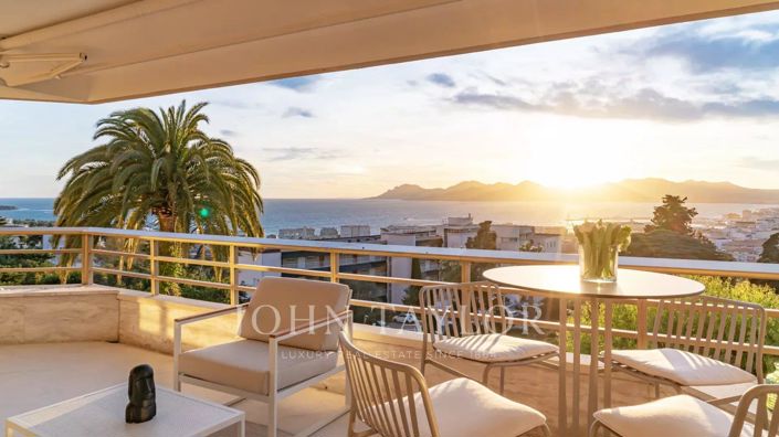 Image No.1-4 Bed Apartment for sale
