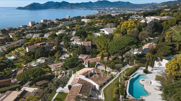 Image No.16-8 Bed House for sale