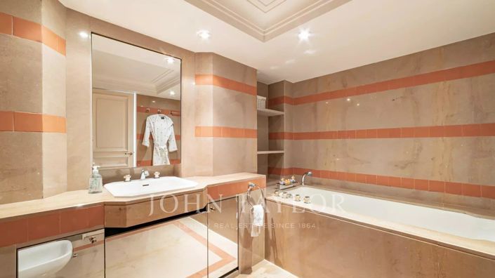 Image No.13-5 Bed Apartment for sale