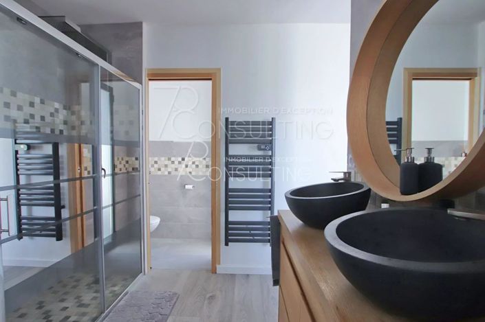 Image No.11-House for sale