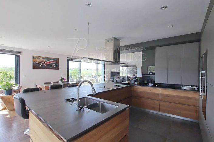 Image No.8-House for sale