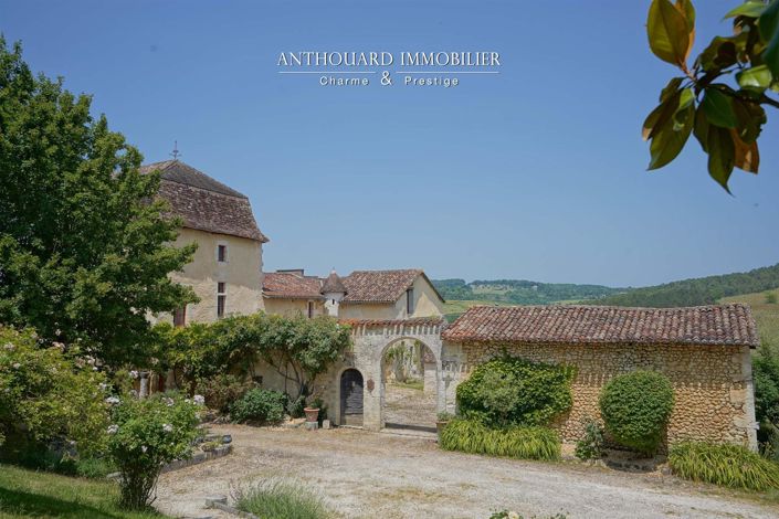 Image No.10-10 Bed House for sale