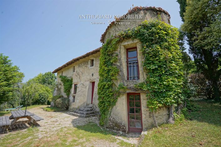 Image No.18-10 Bed House for sale