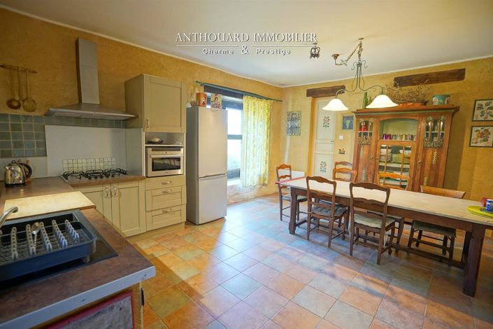 Image No.20-10 Bed House for sale