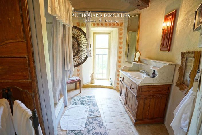 Image No.24-10 Bed House for sale