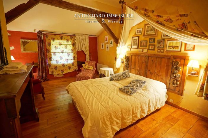 Image No.26-10 Bed House for sale