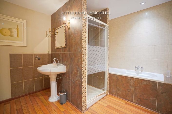 Image No.27-10 Bed House for sale