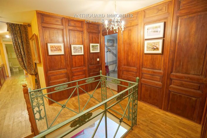 Image No.28-10 Bed House for sale