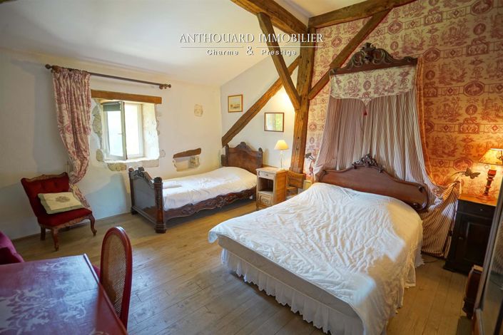 Image No.30-10 Bed House for sale