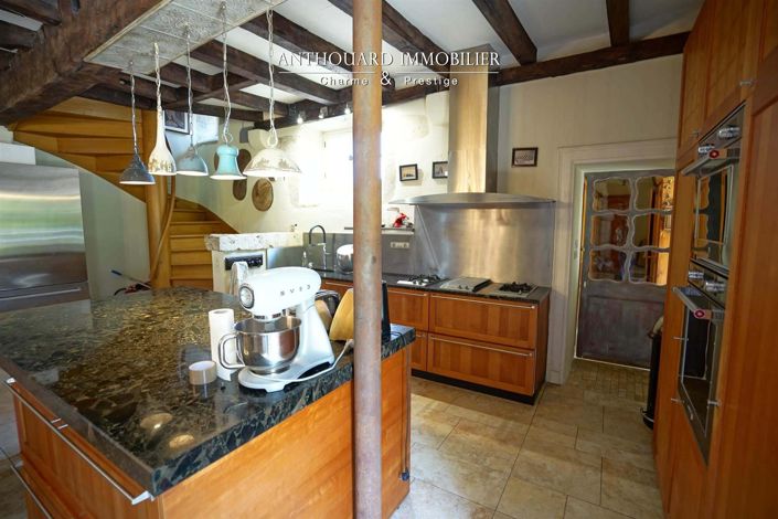 Image No.32-10 Bed House for sale