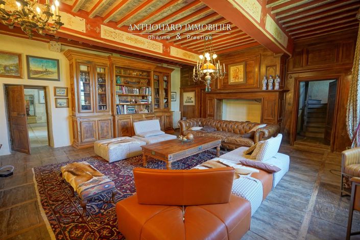 Image No.37-10 Bed House for sale