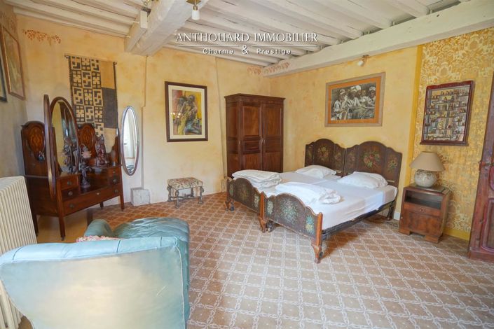 Image No.48-10 Bed House for sale