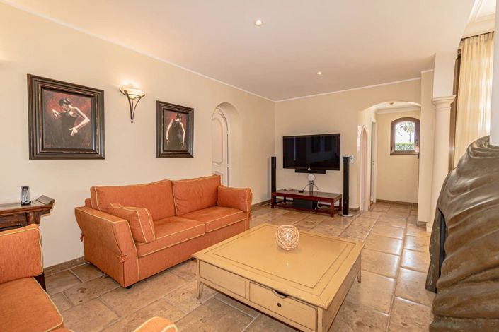 Image No.14-4 Bed House for sale