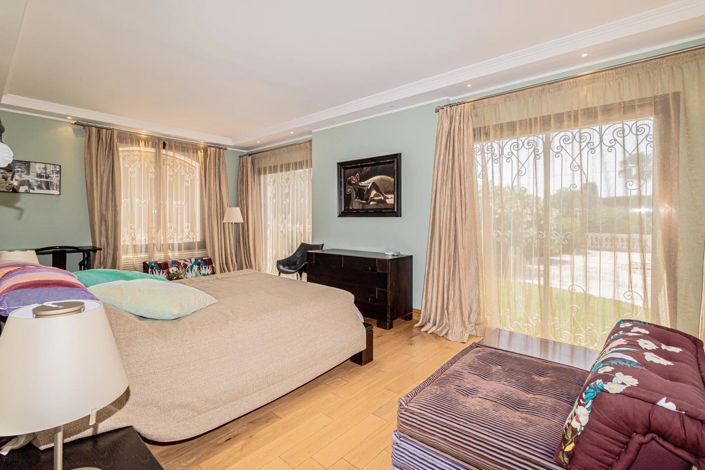 Image No.16-4 Bed House for sale