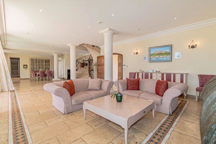 Image No.7-4 Bed House for sale