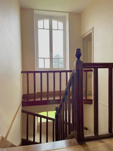 Image No.8-5 Bed House for sale