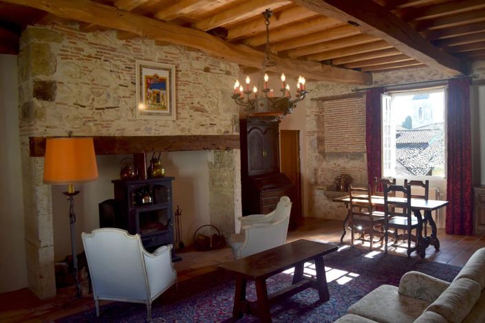 Image No.7-7 Bed House for sale