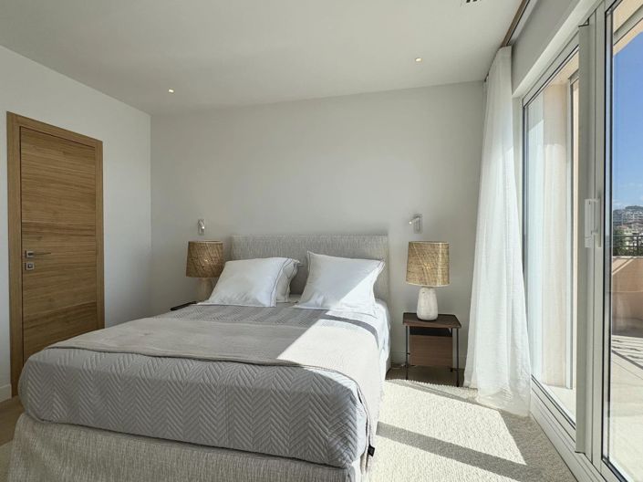 Image No.11-3 Bed Apartment for sale