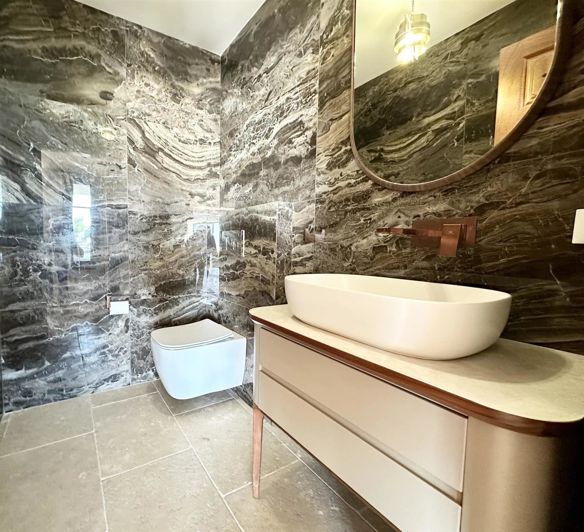 Image No.10-5 Bed House for sale