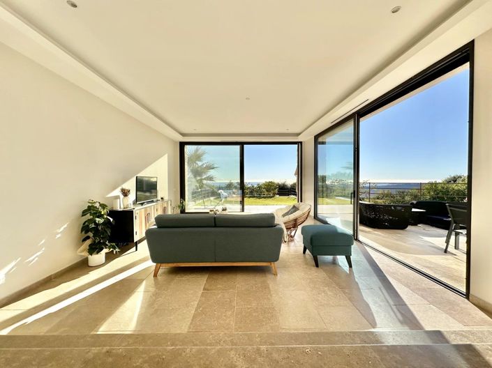 Image No.6-5 Bed House for sale