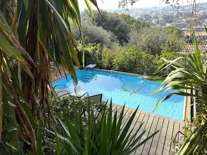 Image No.1-5 Bed House for sale