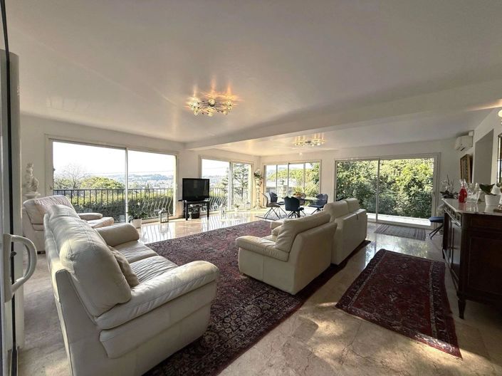 Image No.11-5 Bed House for sale