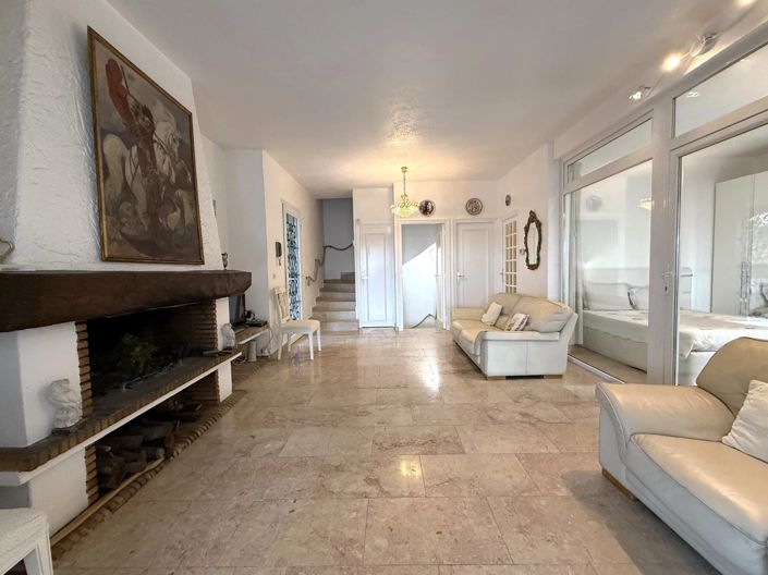 Image No.15-5 Bed House for sale