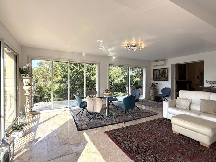 Image No.9-5 Bed House for sale