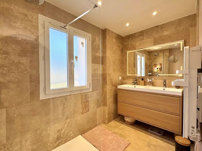 Image No.8-3 Bed Apartment for sale