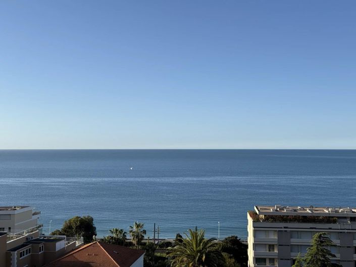 Image No.1-4 Bed Apartment for sale