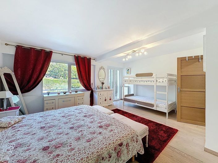 Image No.15-4 Bed Apartment for sale