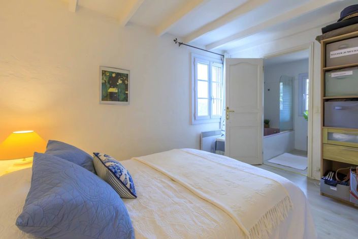 Image No.8-4 Bed House for sale