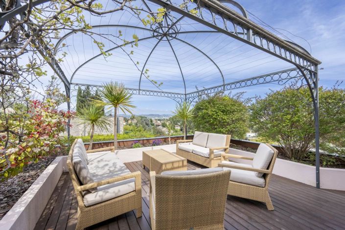 Image No.8-4 Bed House for sale