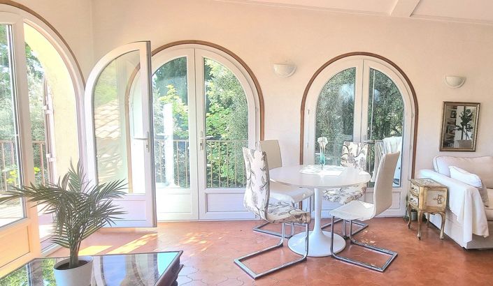 Image No.3-4 Bed House for sale