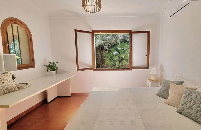 Image No.8-4 Bed House for sale