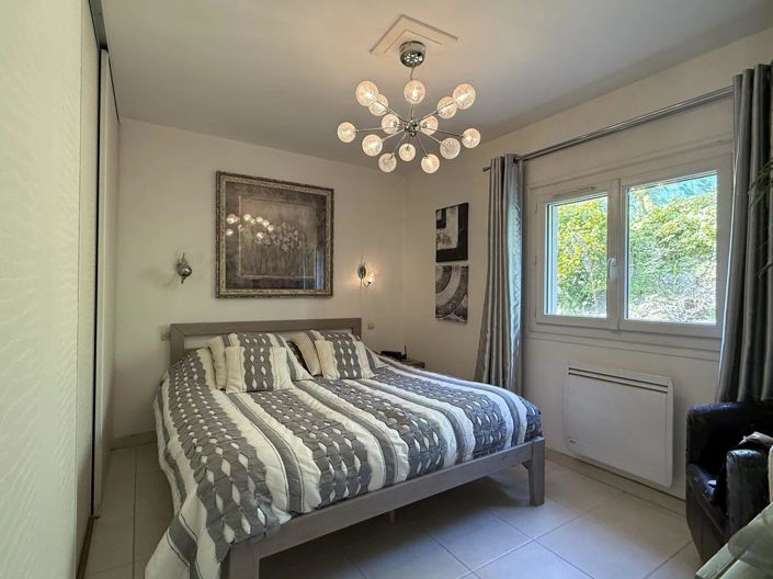 Image No.10-4 Bed House for sale