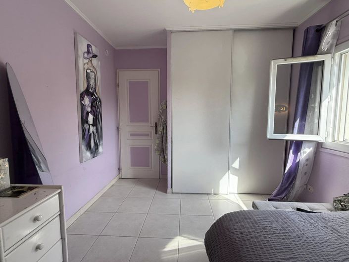 Image No.11-4 Bed House for sale