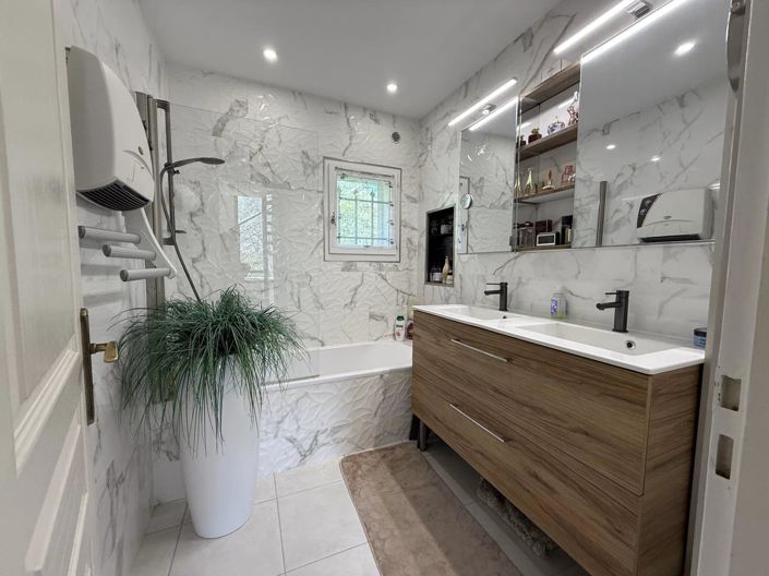 Image No.9-4 Bed House for sale