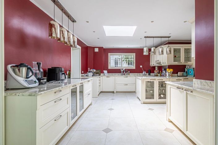 Image No.5-6 Bed House for sale