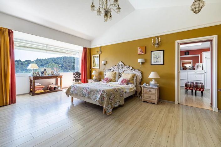 Image No.7-6 Bed House for sale