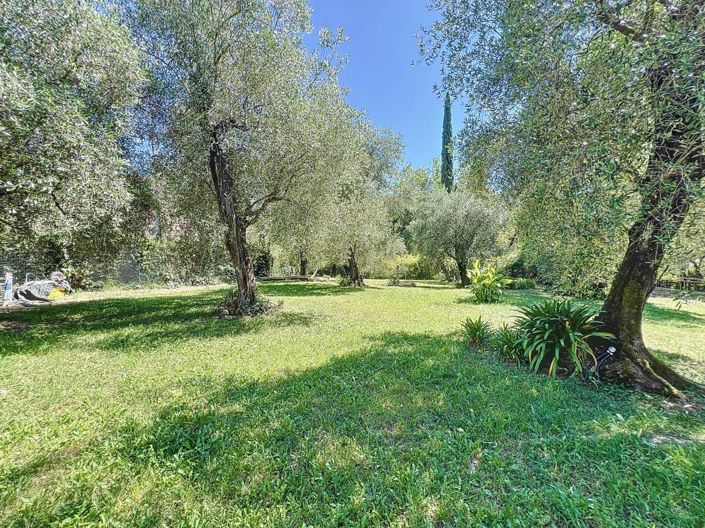 Image No.8-9 Bed House for sale