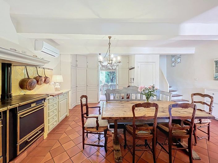 Image No.16-6 Bed House for sale