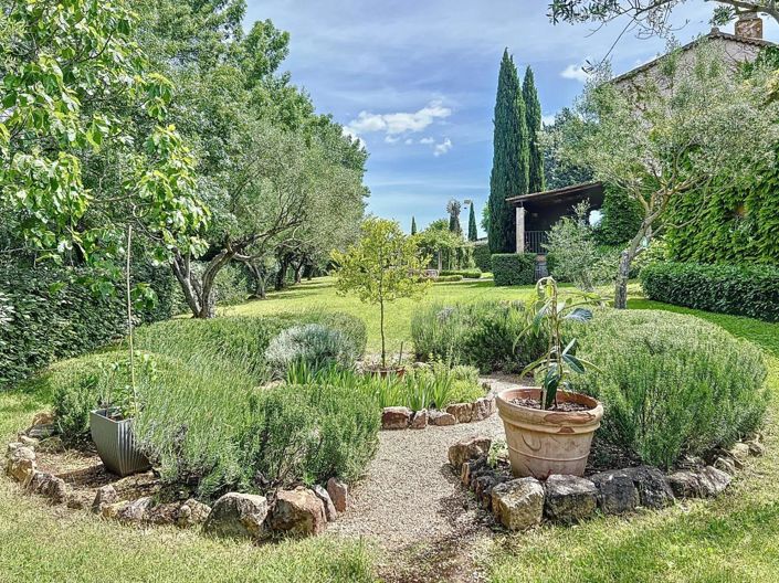 Image No.5-6 Bed House for sale