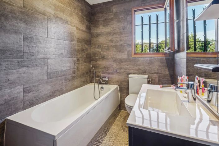 Image No.10-House for sale