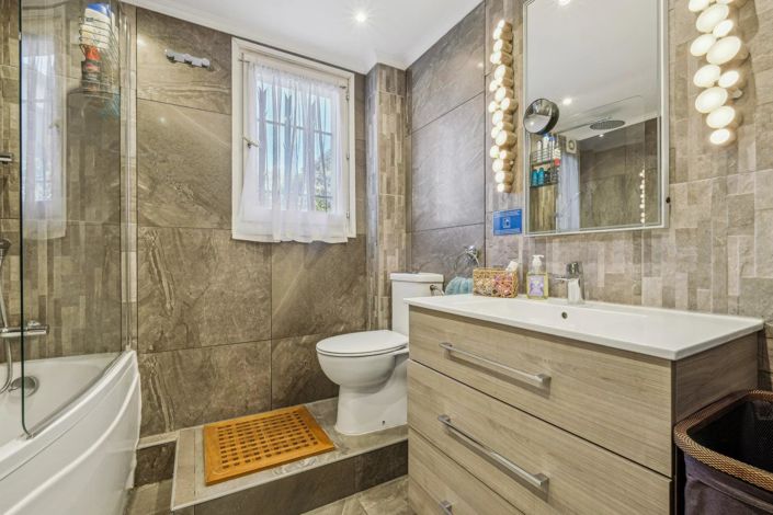 Image No.16-House for sale