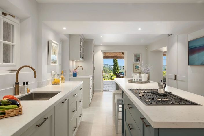 Image No.8-5 Bed House for sale