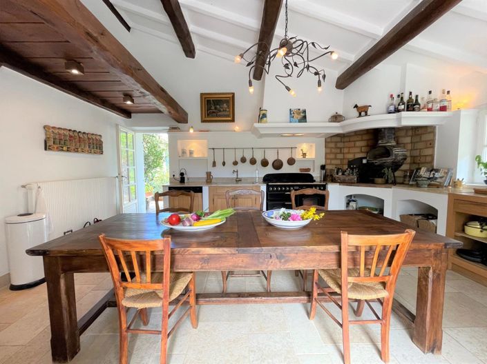 Image No.11-6 Bed House for sale